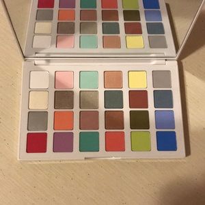 Sephora Pantone universe